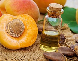 Использованием абрикосового масла для ухода за лицом: рецепты масок, кремов и лосьонов