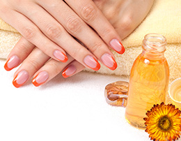 Как абрикосовое масло помогает в уходе за кожей рук и ногтями