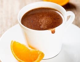 Горячий шоколад с апельсиновым ликёром