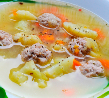 Овощной суп с цветной капустой и фрикадельками